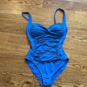 La Blanca one piece beautiful bathing suit with adjustable straps sz 4